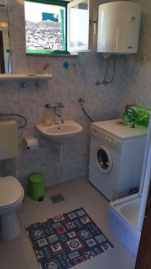 Vacation House "Pave" Povlja  Extérieur photo